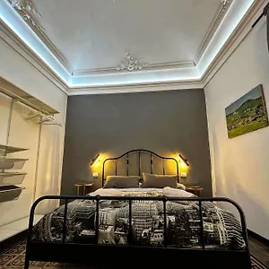 https://dimora-lucia-casa-vacanze-centro-storico-catania.catania-hotels.net